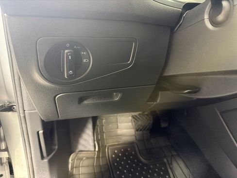 Used 2020 Volkswagen Tiguan S FWD image 12