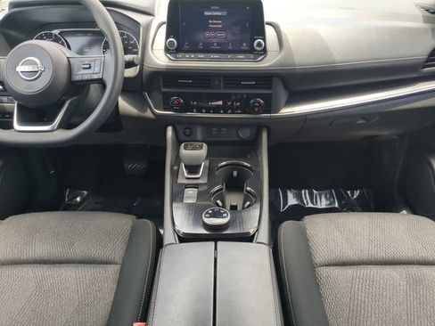 Used 2024 Nissan Rogue SV AWD/4WD image 18