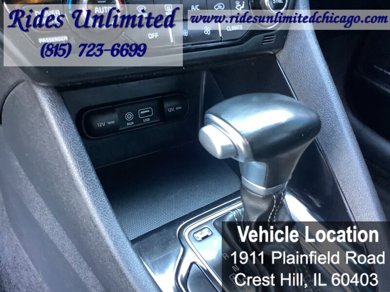 Used 2019 Kia Niro S Touring FWD image 11