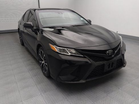 Used 2018 Toyota Camry SE FWD image 14