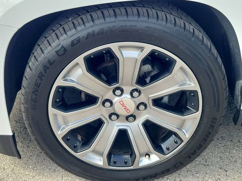 Used 2017 GMC Yukon SLT w/ Open Road Package RWD image 11