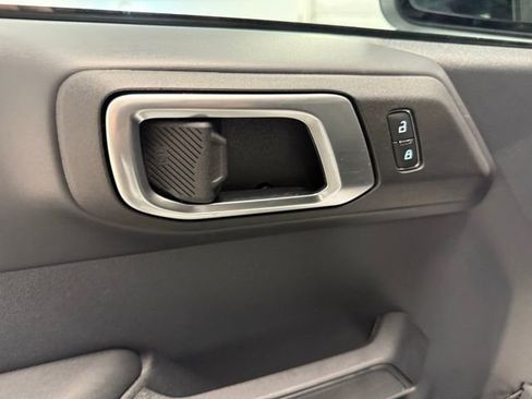 New 2025 Ford Bronco Badlands image 14