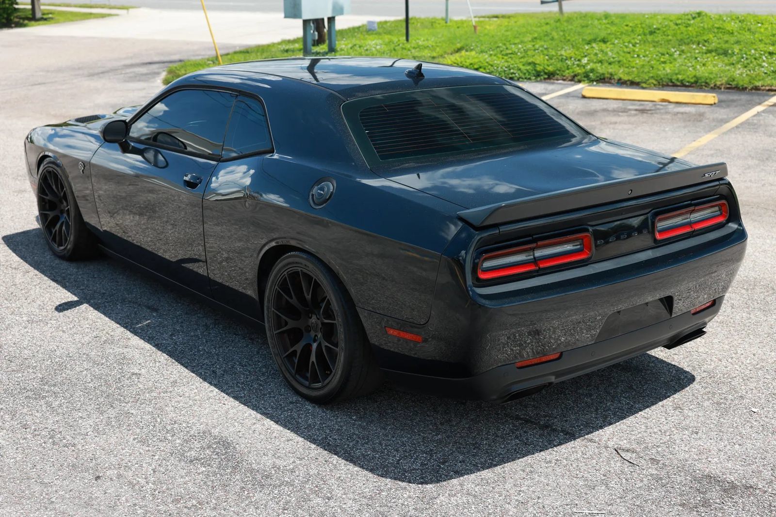Used 2015 Dodge Challenger SRT Hellcat RWD image 3