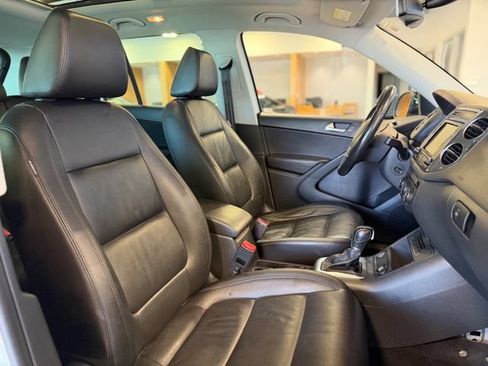 Used 2017 Volkswagen Tiguan Sport AWD/4WD image 23
