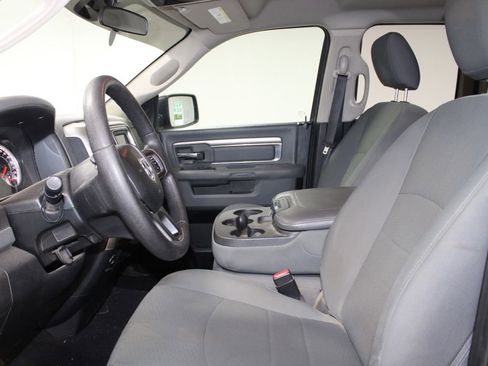 Used 2017 RAM 1500 Classic SLT AWD/4WD image 17