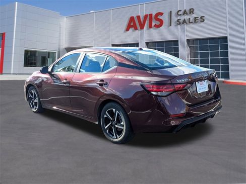 Used 2024 Nissan Sentra SV image 3