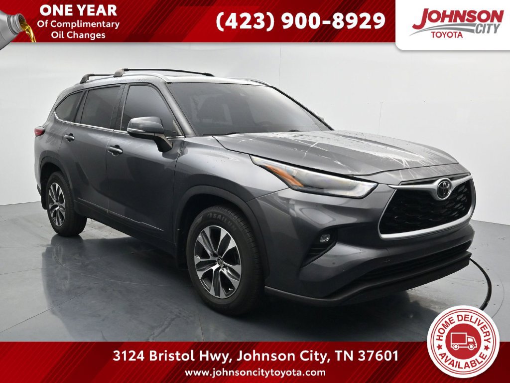 Used 2022 Toyota Highlander XLE AWD/4WD image 1