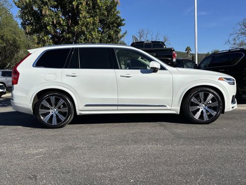 Used 2025 Volvo XC90 T8 Ultra image 2