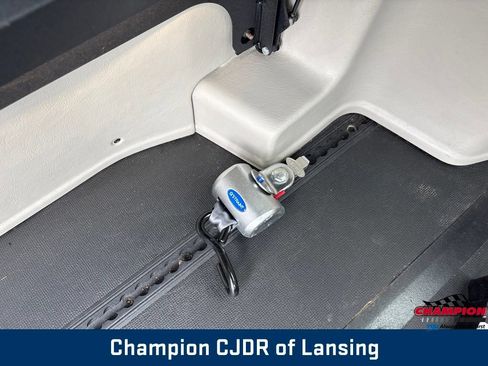 Used 2017 Chrysler Pacifica Touring-L Plus FWD image 21