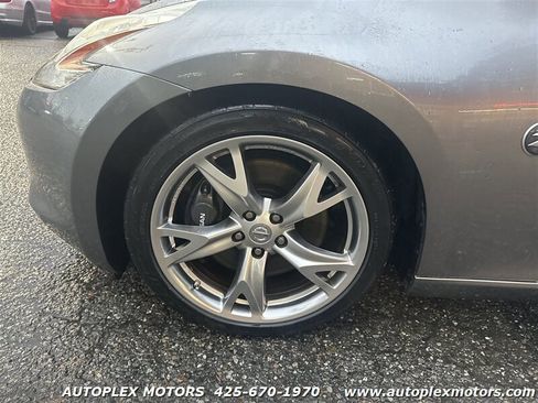 Used 2011 Nissan 370Z Touring w/ Sport Pkg image 19