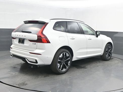 New 2026 Volvo XC60 B5 Plus w/ Protection Package Premier AWD/4WD image 7