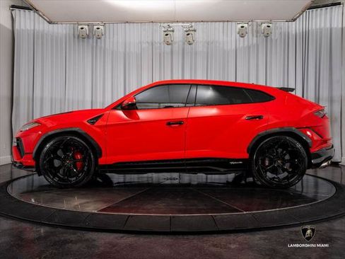 Used 2023 Lamborghini Urus Performante AWD/4WD image 11