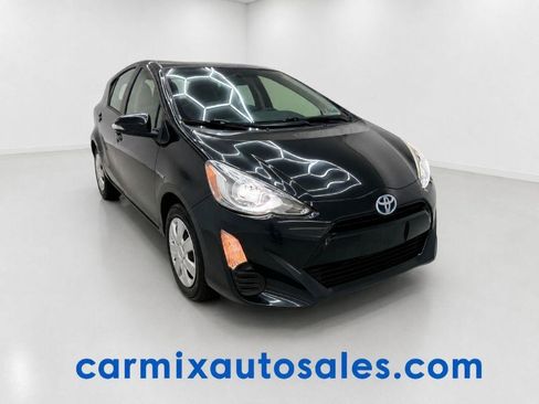 Used 2016 Toyota Prius C Two FWD image 1