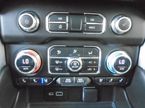 Used 2023 GMC Yukon SLT AWD/4WD image 65