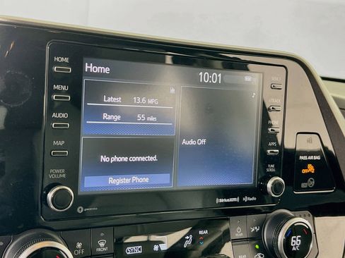 Used 2021 Toyota Highlander XLE AWD/4WD image 14