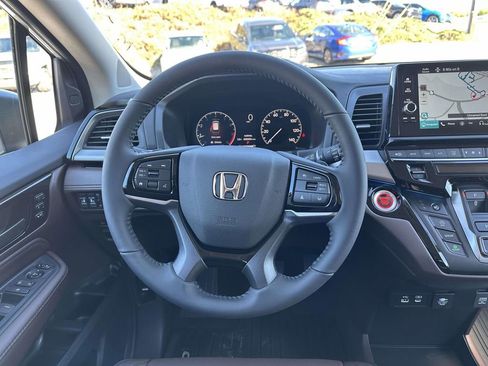 New 2026 Honda Odyssey Touring image 15