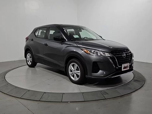 New 2025 Nissan Kicks Play S image 8