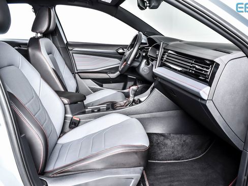 Used 2025 Volkswagen Jetta GLI Autobahn image 25