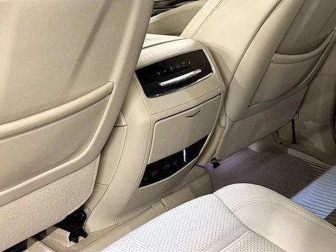 Used 2025 Cadillac Escalade Sport Platinum w/ LPO, Floor Liner Package AWD/4WD image 17