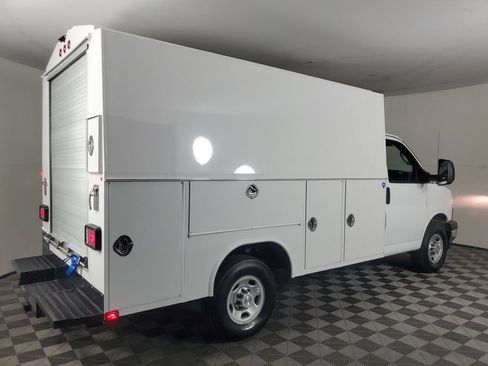 New 2026 Chevrolet Express 3500 w/ Power Convenience Package RWD image 4