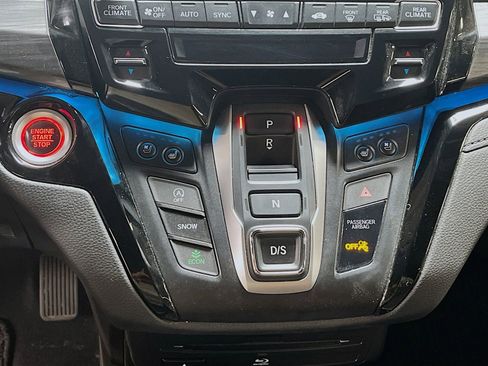 Used 2023 Honda Odyssey Elite image 17