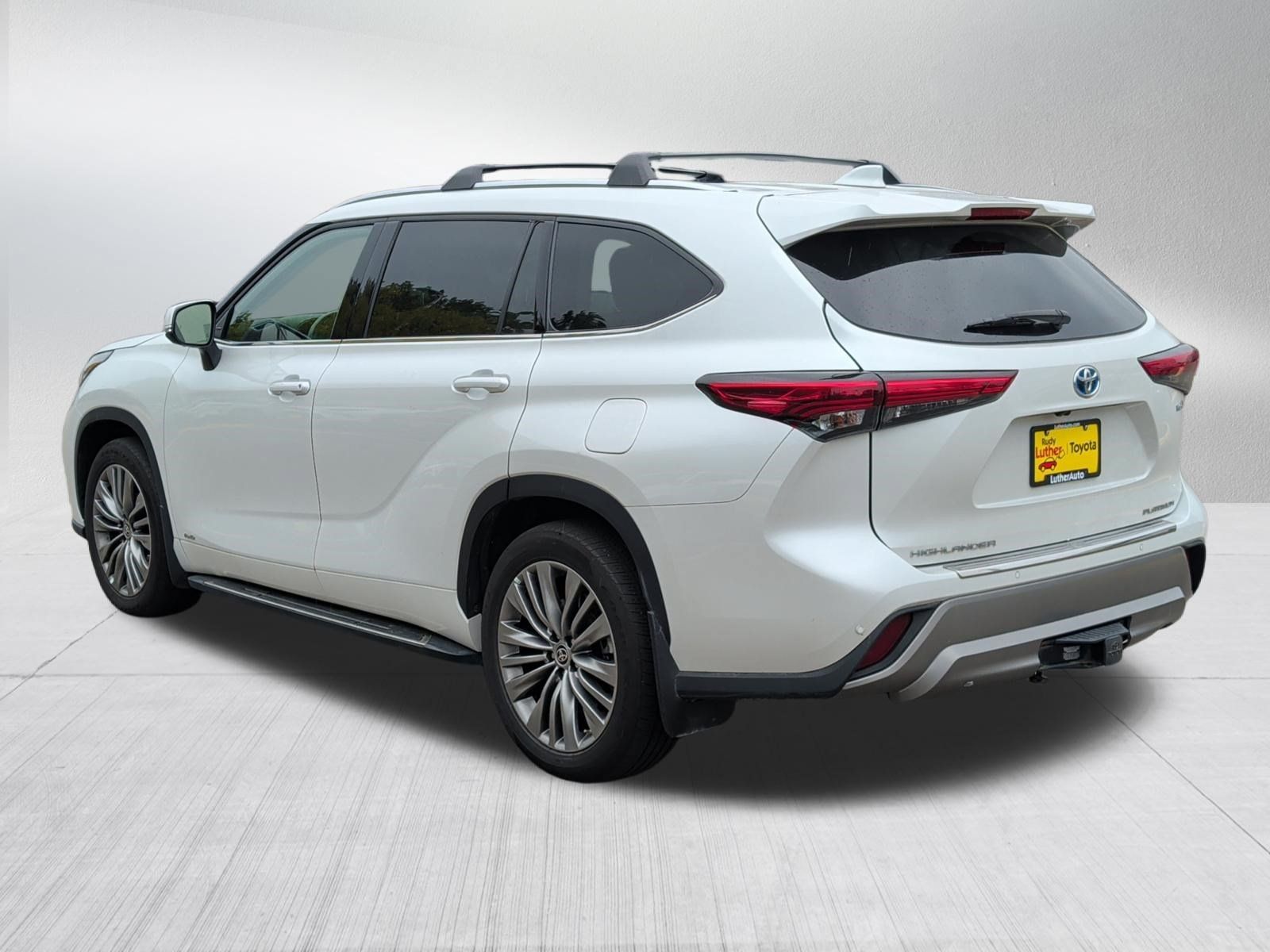 Used 2022 Toyota Highlander Platinum AWD/4WD image 5