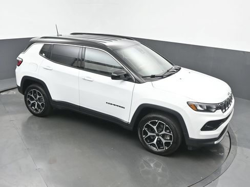 Used 2025 Jeep Compass Limited AWD/4WD image 35