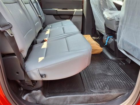 New 2025 Ford F550 4x4 Crew Cab image 10