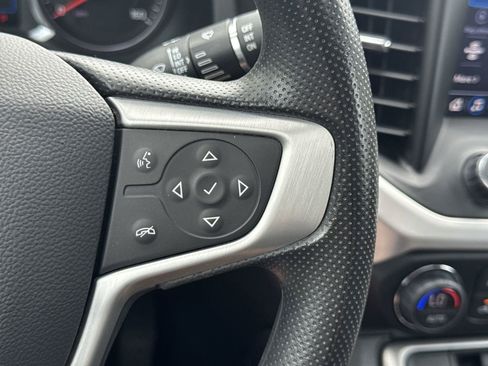 Certified 2023 GMC Acadia SLE w/ Driver Convenience Package image 19