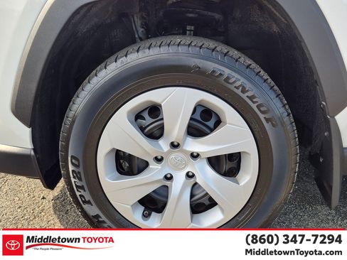 Certified 2025 Toyota RAV4 LE AWD/4WD image 9