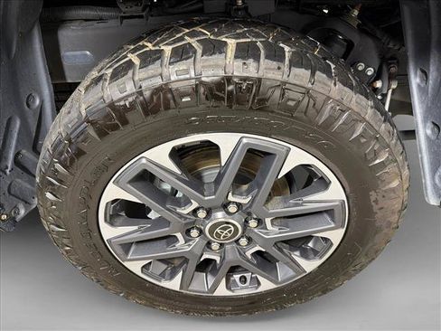 Used 2024 Toyota Tundra Limited AWD/4WD image 19