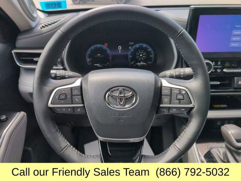 Used 2023 Toyota Highlander Limited AWD/4WD image 15