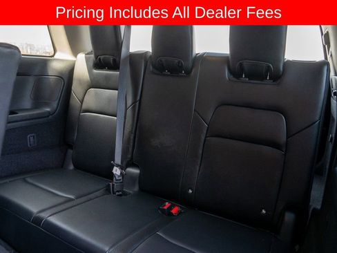 Used 2023 Nissan Pathfinder SL AWD/4WD image 12