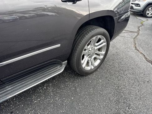Used 2017 GMC Yukon SLT w/ Premium Edition AWD/4WD image 8