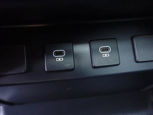 Used 2024 Land Rover Defender 110 S AWD/4WD image 10