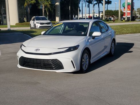 Certified 2025 Toyota Camry LE image 7