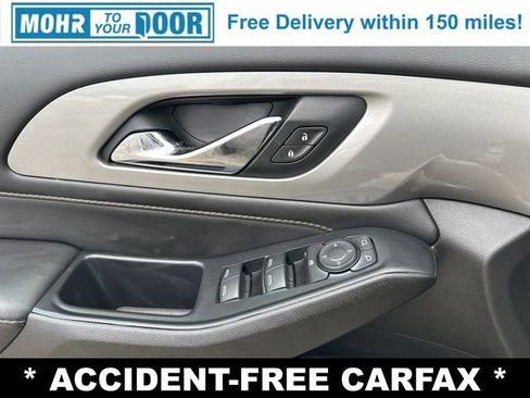 Used 2021 Chevrolet Traverse LT w/ LT Premium Package image 25