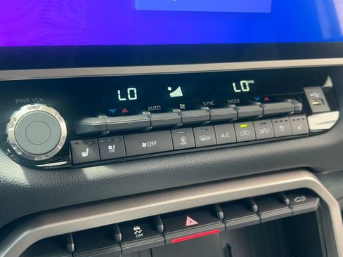 New 2026 Toyota Tundra Limited AWD/4WD image 14
