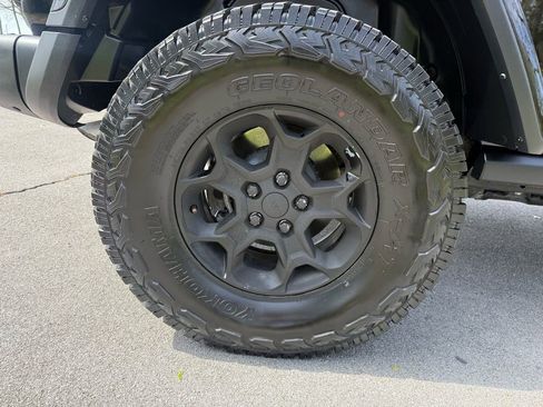 Used 2021 Jeep Wrangler Unlimited Rubicon 4xe w/ Steel Bumper Group image 16