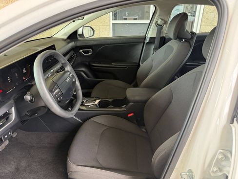 Used 2026 Kia K4 FWD image 25