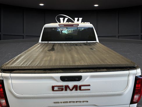 Used 2022 GMC Sierra 2500 SLE w/ SLE Value Package; AWD/4WD image 32