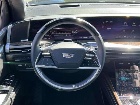 Used 2026 Cadillac Escalade ESV Platinum Sport w/ LPO, ONYX Package AWD/4WD image 18