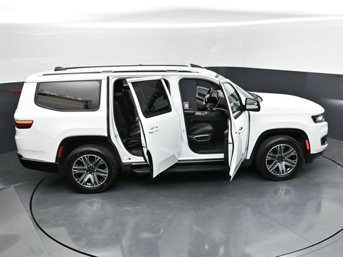Used 2024 Jeep Wagoneer Series II w/ Flexible Seating Group RWD image 33