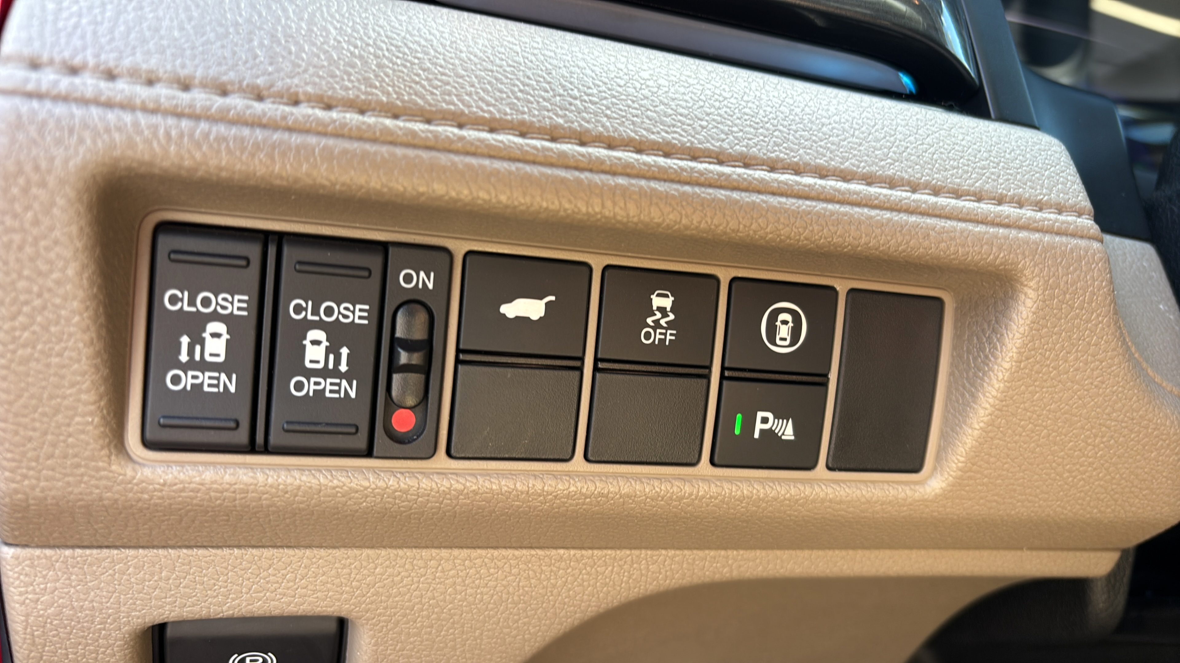 Certified 2024 Honda Odyssey Elite image 25