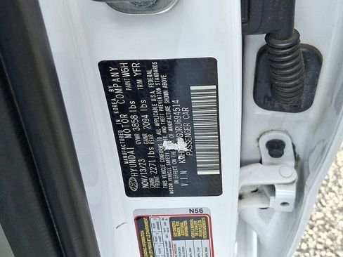 Used 2024 Hyundai Elantra SEL FWD image 31