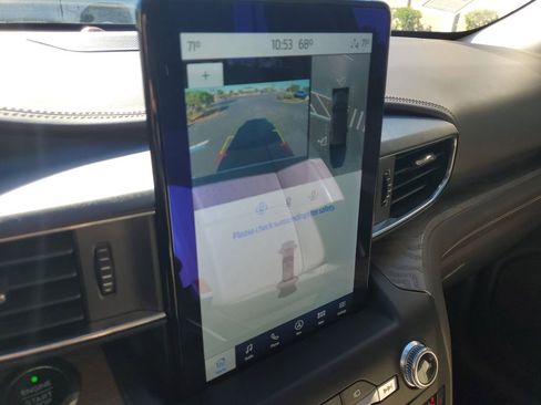 Used 2020 Ford Explorer Platinum w/ Premium Technology Package image 33