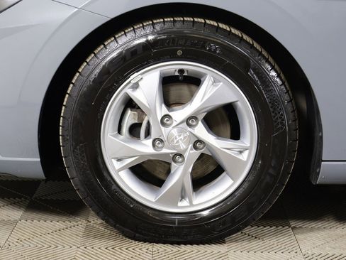 Used 2021 Hyundai Elantra SE image 20