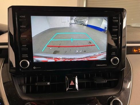 Used 2022 Toyota Corolla LE FWD image 28