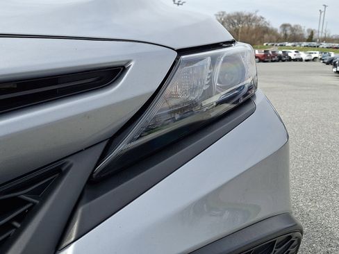 Used 2024 Toyota Camry SE image 9