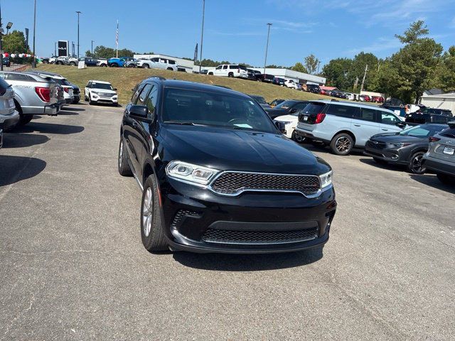 Used 2024 Dodge Durango SXT AWD/4WD image 3